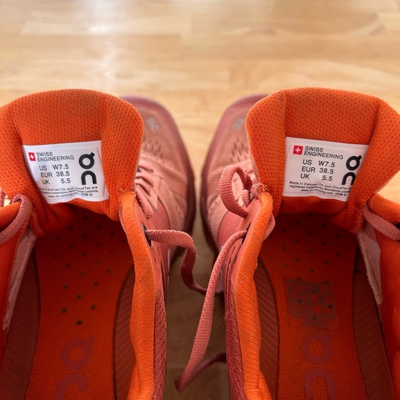 Orange On Cloud shoes - Picture 5 of 5